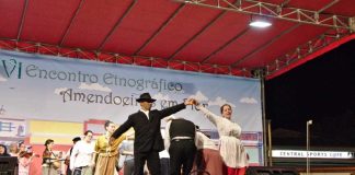 Amendoeiras em Flor em Altura: 6.º Encontro Etnográfico prestou homenagem aos Cabreiros amendoeiras em flor