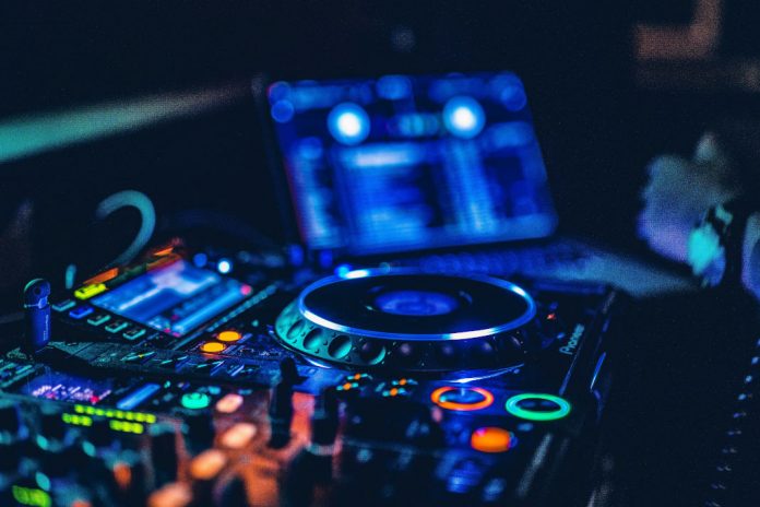 armin van buuren na Galp beach party