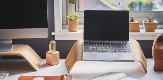 Pesquisa global analisa adoção de home office em empresas de pequena e média dimensão home office em empresas