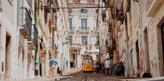 Call Me Lisbon: um novo serviço em que a cidade tem voz e fala com os visitantes call me lisbon
