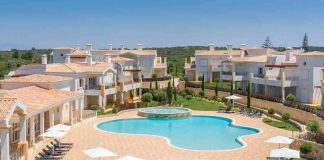 NAU Salema Beach Village entre os melhores hotéis para famílias em Portugal melhores hotéis para famílias