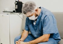 Oldcare cria linha de apoio psicológico para profissionais de saúde linha de apoio psicológico para profissionais de saúde