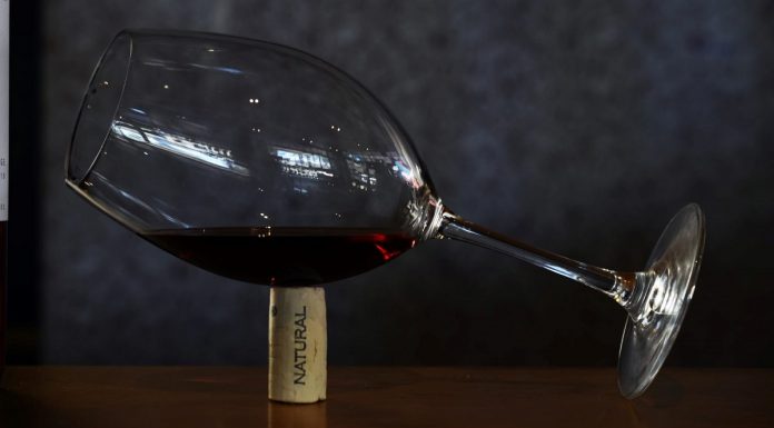 Envio de vinho pelo correio faz disparar serviço especializado da Mail Boxes Etc. envio de vinho pelo correio