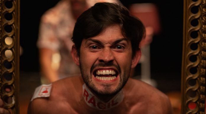 Companhia de teatro Embuscada apresenta “Um Protesto ou o Amor que nos Faltou” companhia de teatro embuscada