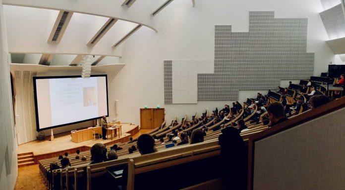 Aulas presenciais: 57% dos estudantes do ensino superior preferem-nas aulas presenciais