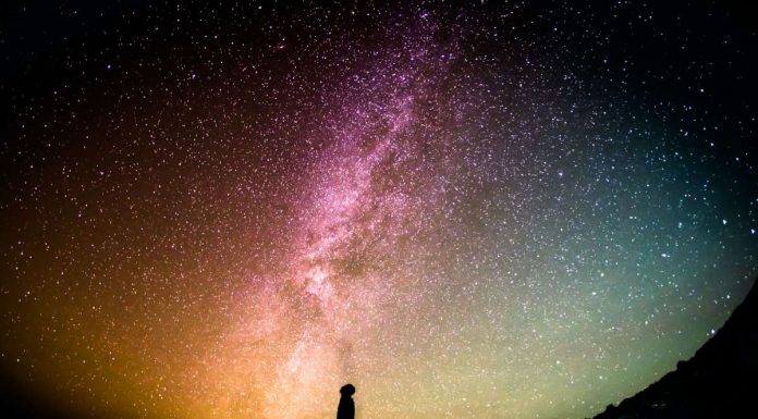Sistema planetário AU Microscopii: equipa internacional faz novas descobertas o sistema planetario au microscopii