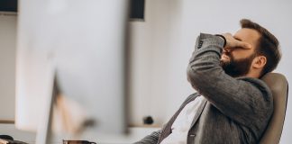 Ambiente de trabalho tóxico: 4 sugestões de liderança ambiente de trabalho tóxico
