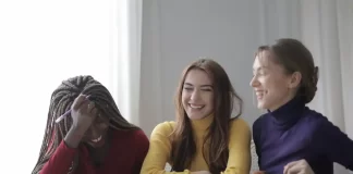 Plug-in Mentoring for Girls da FARFETCH regressa para orientar jovens mulheres no seu percurso académico Plug-in Mentoring for Girls da FARFETCH