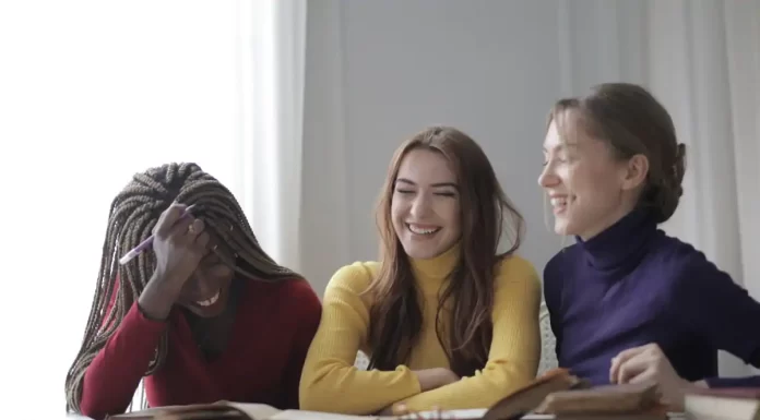Plug-in Mentoring for Girls da FARFETCH regressa para orientar jovens mulheres no seu percurso académico Plug-in Mentoring for Girls da FARFETCH