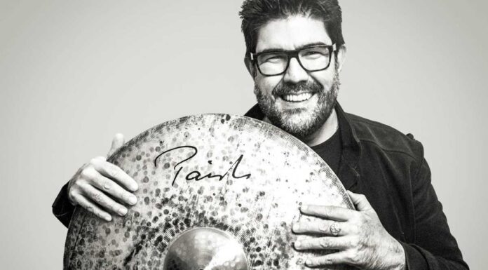 Melhor baterista do mundo está de visita ao Porto e sobe ao palco do M.Ou.Co. melhor baterista do mundo kiko freitas
