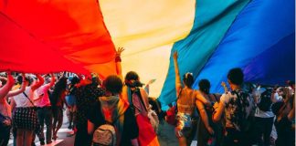 Comunidade LGBTQIAP+ em Portugal: mitos, verdades e dicas de um especialista para viver em harmonia Comunidade LGBTQIAP+ em Portugal