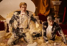 Filme Red, White & Royal Blue estreia esta sexta-feira na Prime Video filme red white & royal blue