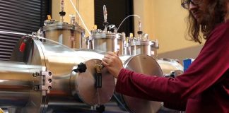Interruptores moleculares: cientistas usam micro-ondas para desvendar de que forma a água interfere no processo interruptores moleculares