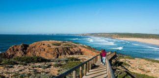 Caminhadas mais populares da Europa: Algarve entre os destinos de 2026 caminhadas mais populares da europa